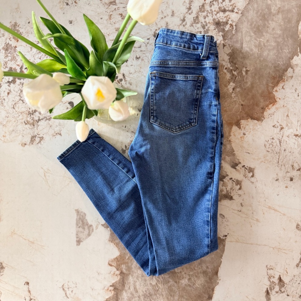 H&M Women's Skinny Jeans in Blue